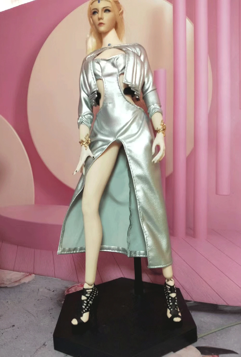 

Soldier 1/6th Silver top + dress suit, goddess for 12" Female Figure