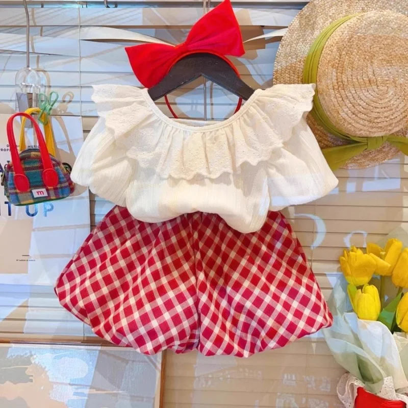 

New Summer Girls' Outfit: Sweet Doll Collar Lace Trim Short Sleeve Top and Plaid Shorts Two-Piece Set