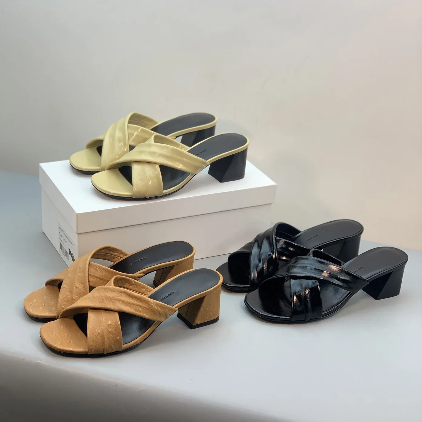 Dave&di Summer Minimalist Retro Cross Belt Heel Shoes Round Toe Thick Heel Exposed Toe  Slippers Comfortable Commuting Sandals