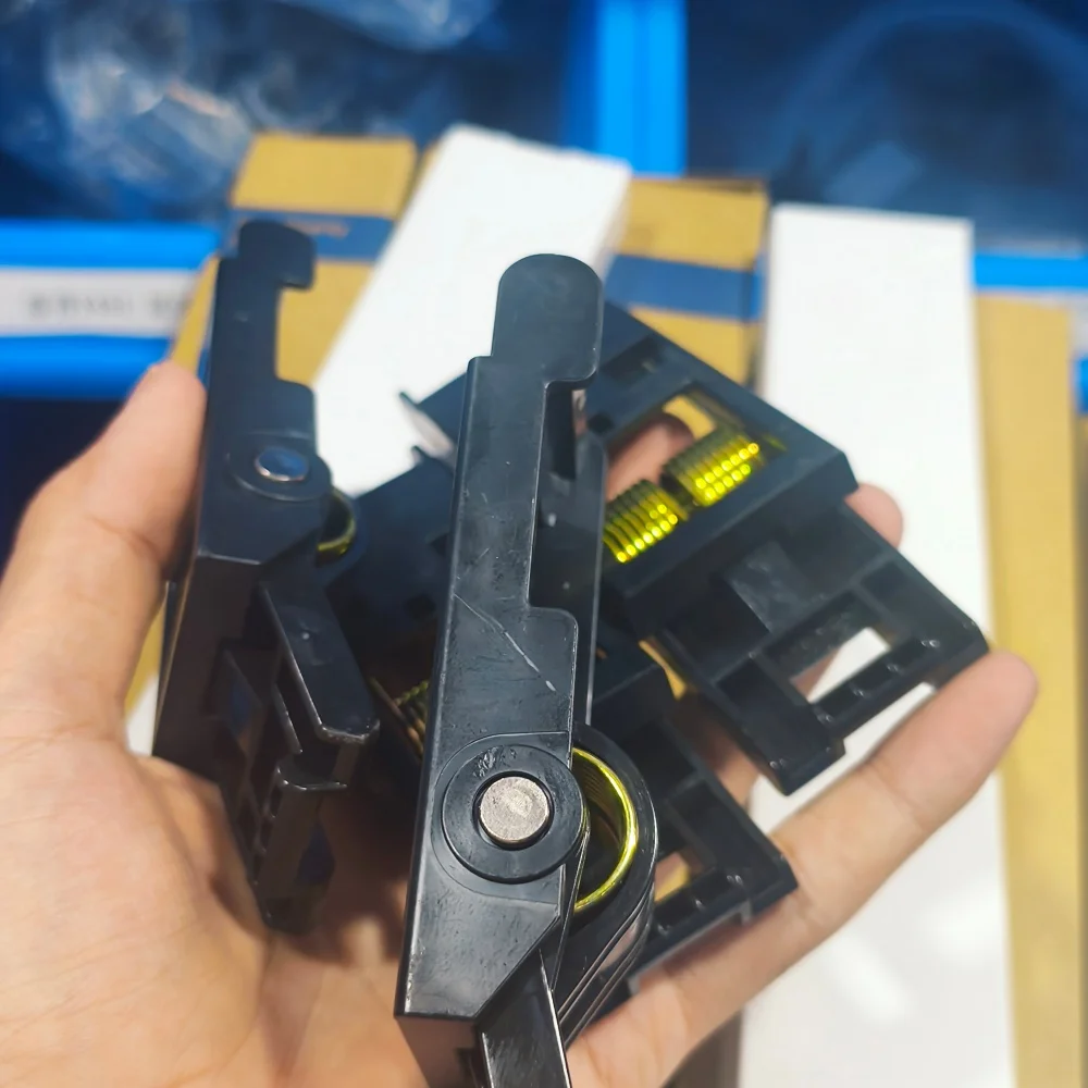 

1X CE841-60119 CE847-60110 Шарнир АПД для HP M1130 M1132 M1136 M1212 M1213 M1214 M1216 M1217 M1218 M125 M126 M127 M128