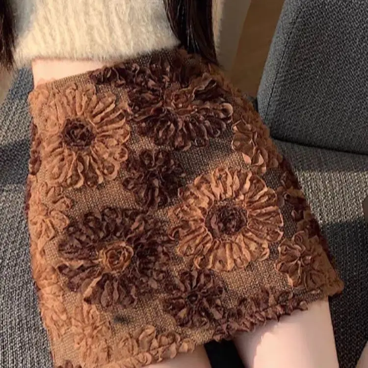 High-waisted a-word skirt for women's autumn 2025 new retro three-dimensional flower design sense, thin hip-wrapped short skirt