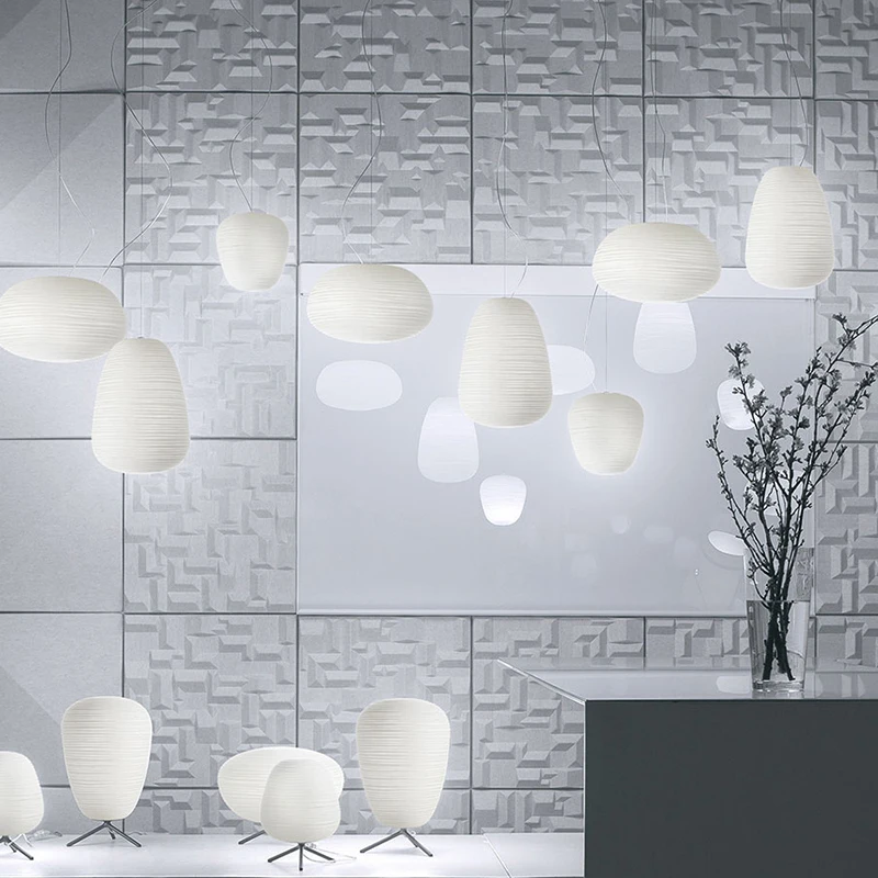 تركيبات إضاءة داخلية بتصميم حديث، ثريات زجاجية طويلة لديكور المنزل من Urban Loft بتصميم مختلف