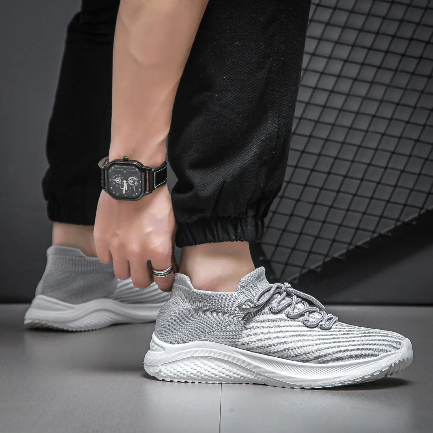 Outdoor Sports Shoes for Men Plain Cushioned Insole All Brands Light Low Price Lightweight Simple Wide Unisex Man Casual Sneaker