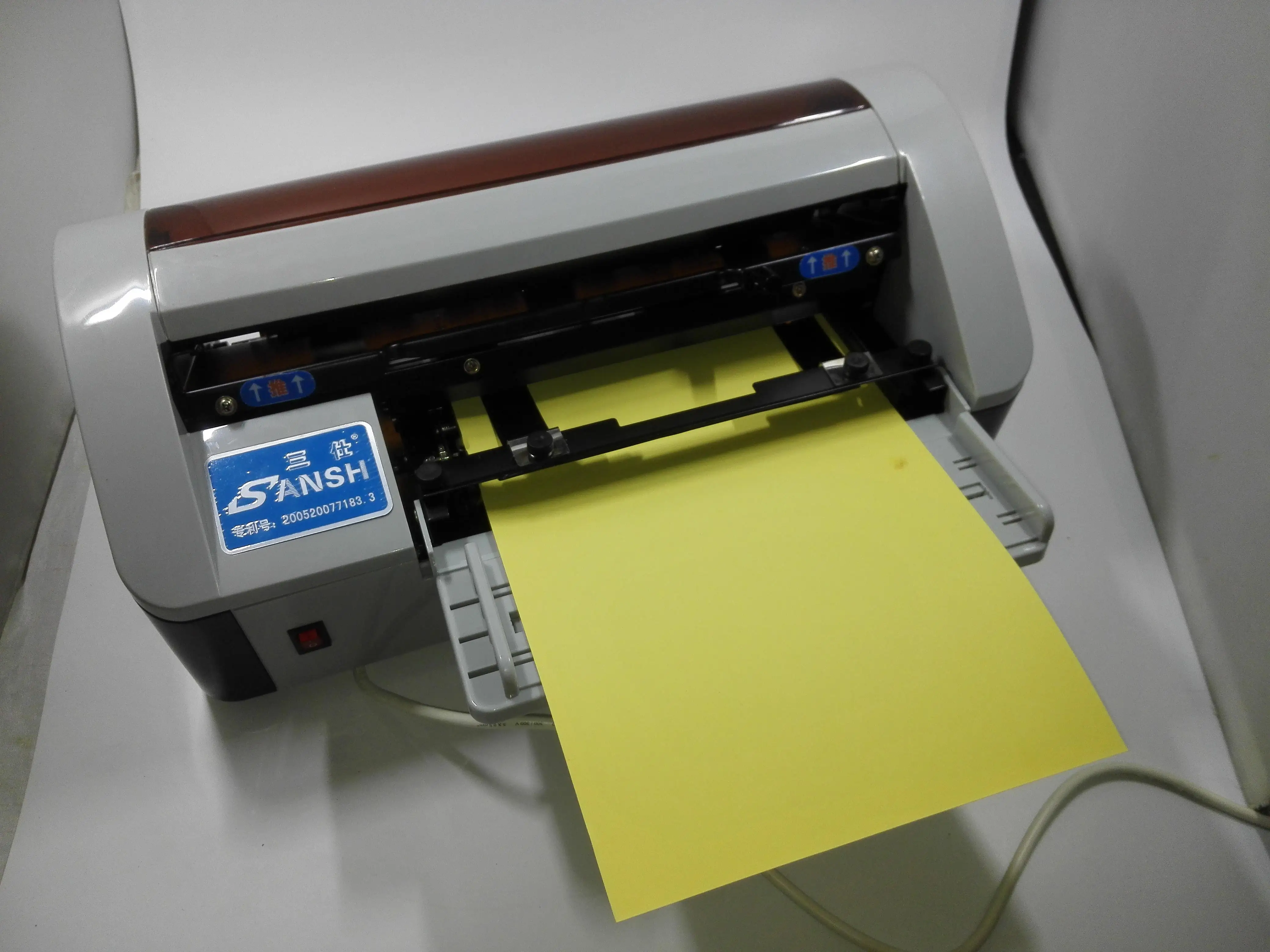 90 x 50 mm , 85 x 55 mm Desktop Semi-Automatic Business Name Card Cutter Cutting Machine 220V / 110V