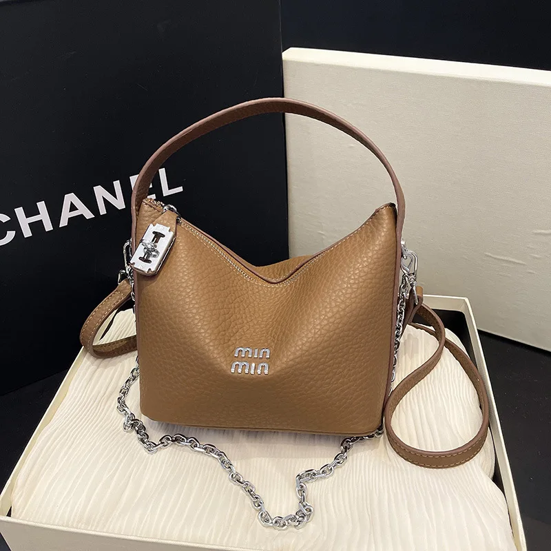 

‌Crescent Moon Bag 2025, Minimalist Vintage Crossbody Purse with Gold Chain, Luxury Boutique Shoulder Bag for Women