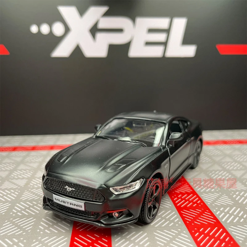 

1:36 Ford Mustang GT Alloy Sports Car Model Diecasts Metal Toy Vehicles Car Model High Simulation Childrens Toys Gift Collection