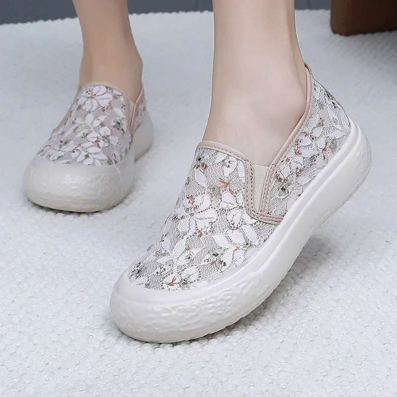 Fisherman Shoes Woman Mesh Breathable Flat Soft Bottom Casual Shoes for Women New Fashion Embroidery Thick Sole Loafers 2025