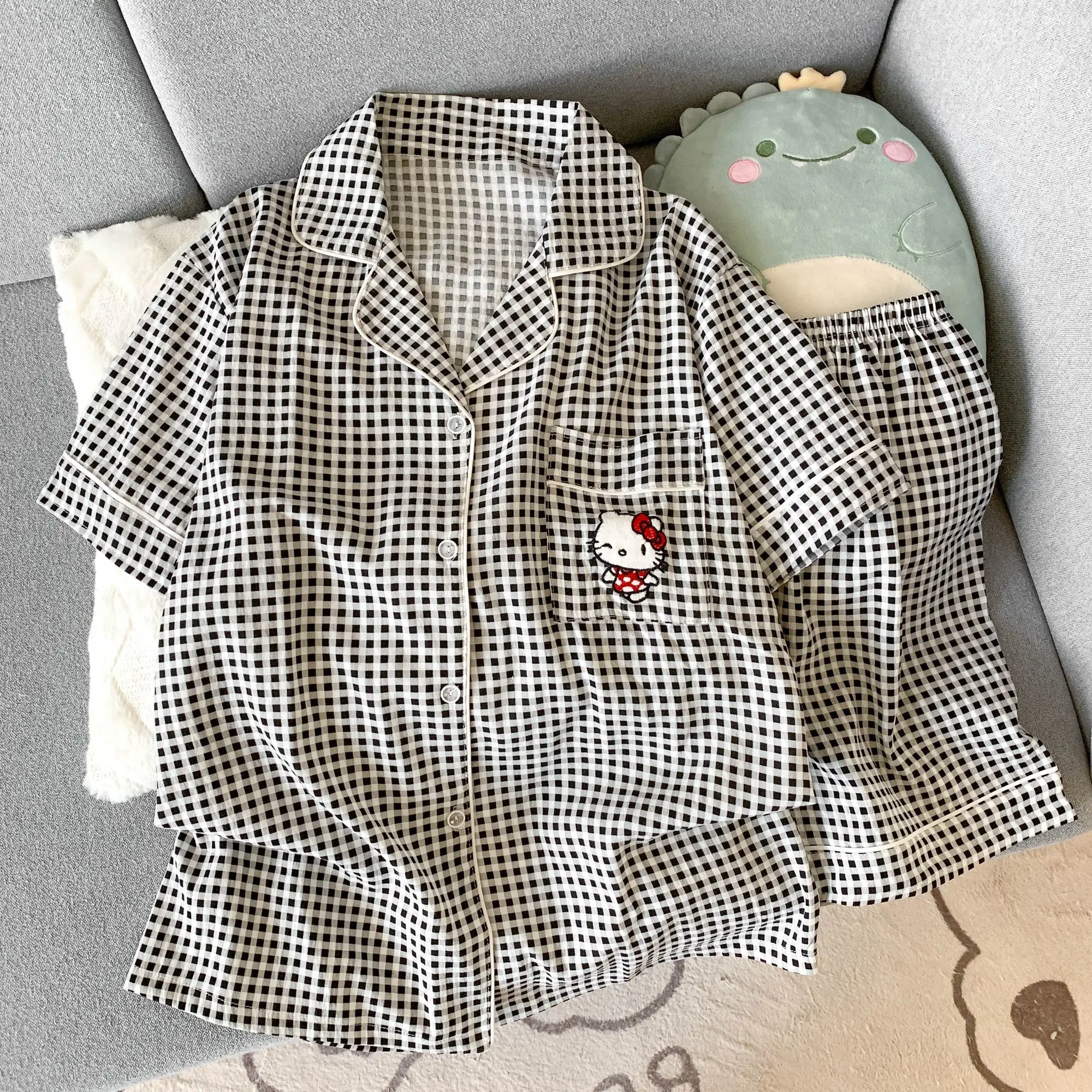 

Sanrio Hello Kitty Two-Piece Pajamas Summer Nightwear Shorts Short Sleeve Sleepwear Kawaii Cartoon Lady Pijama Loungewear Sets