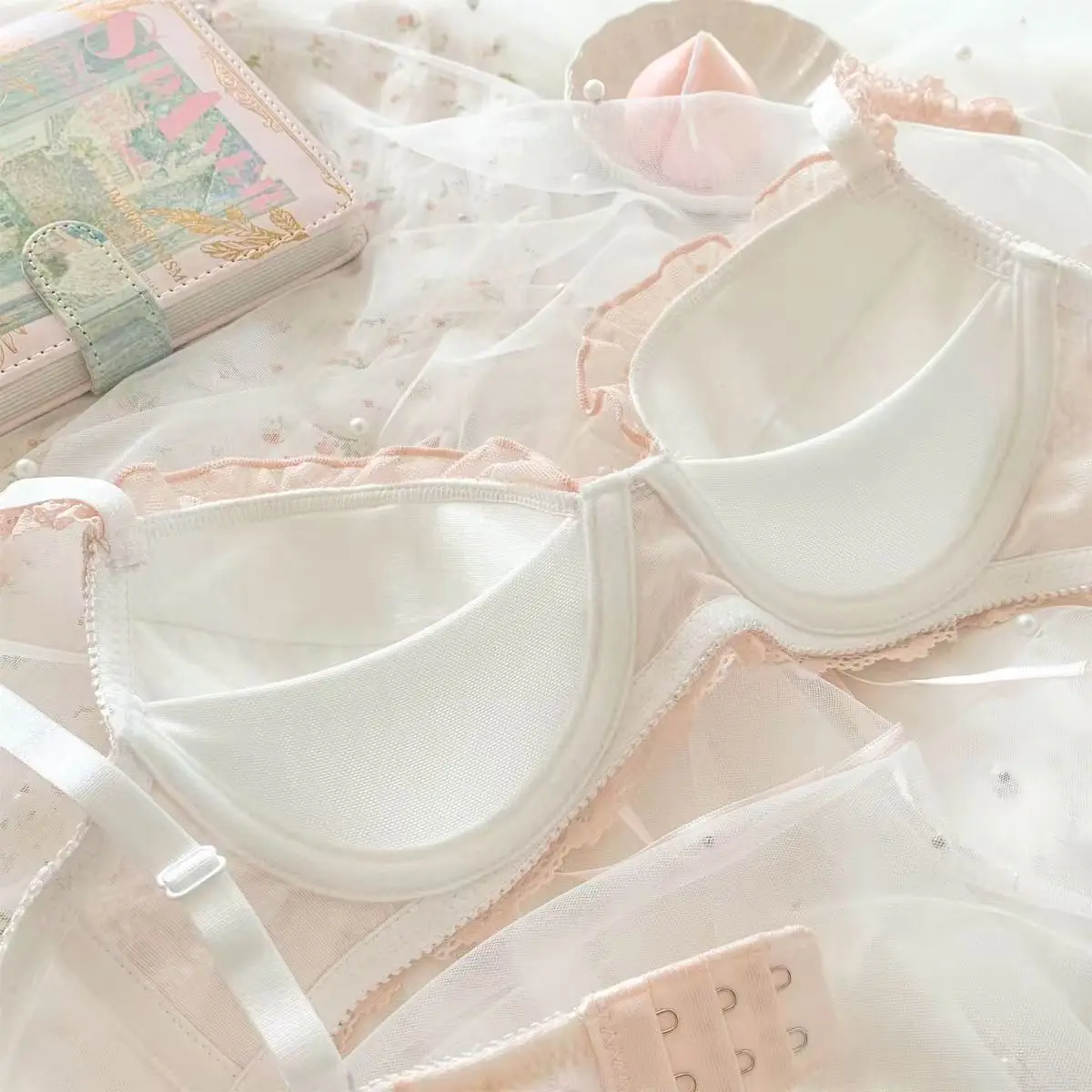 Japanese sweet pure wind lace underwear female small chest gathering anti-sag new girl Lolita bra set