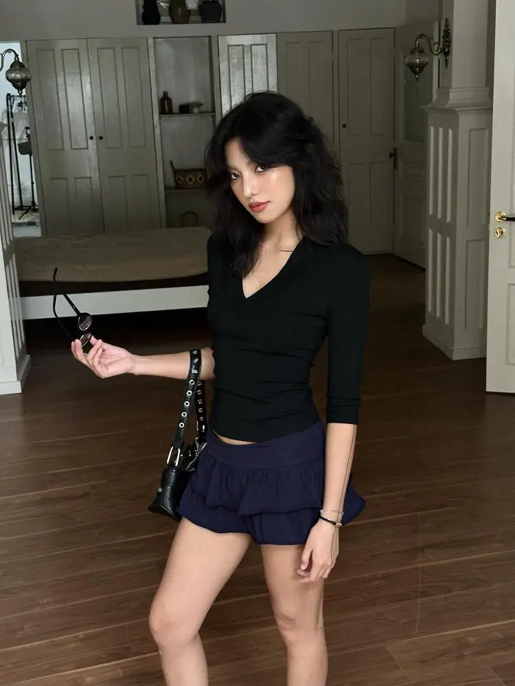 Yedinas V-neck Streetwear Black T Shirt Women Clothes Half Sleeve Korean Fashion Slim Summer Tops Tees Female Clothing T-shirt