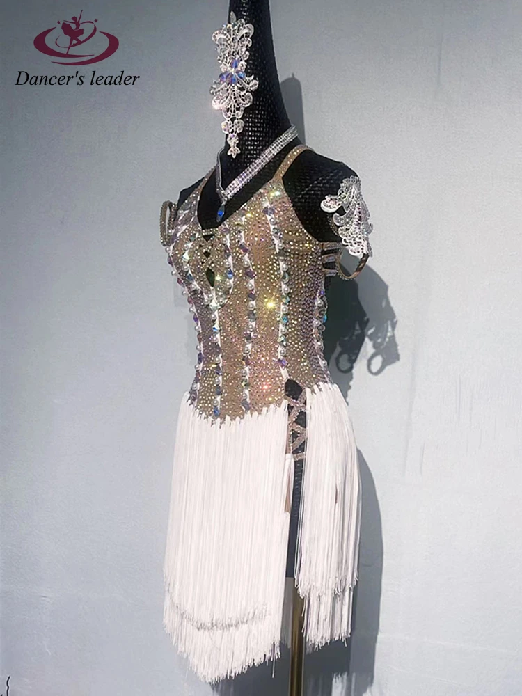 Abito da ballo latino Abito personalizzato di fascia alta Cinturino Condole Colore a contrasto Completo di diamanti Cha Cha Tango Abbigliamento professionale da palcoscenico