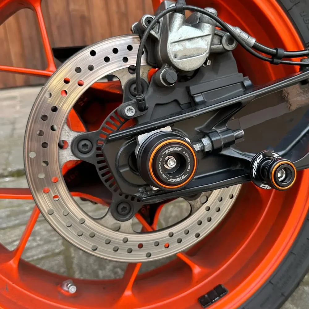 Für KTM 790 890 990 DUKE 690 390 DUKE SMC R Adventure ENDURO Duke790 Duke990 RC 990 2026 2025 Motorrad Radachsen-Gabelschoner – Detail 3
