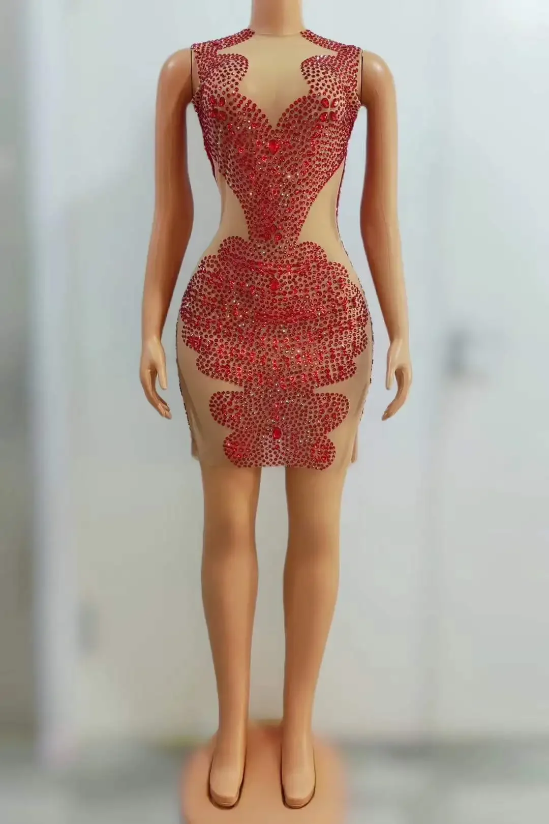 فستان قصير ساحر بدون أكمام من حجر الراين الأحمر للنساء، ملابس مسرحية مغنية شفافة قابلة للتمدد، ملابس كلاسيكية للسهرات والسهرات