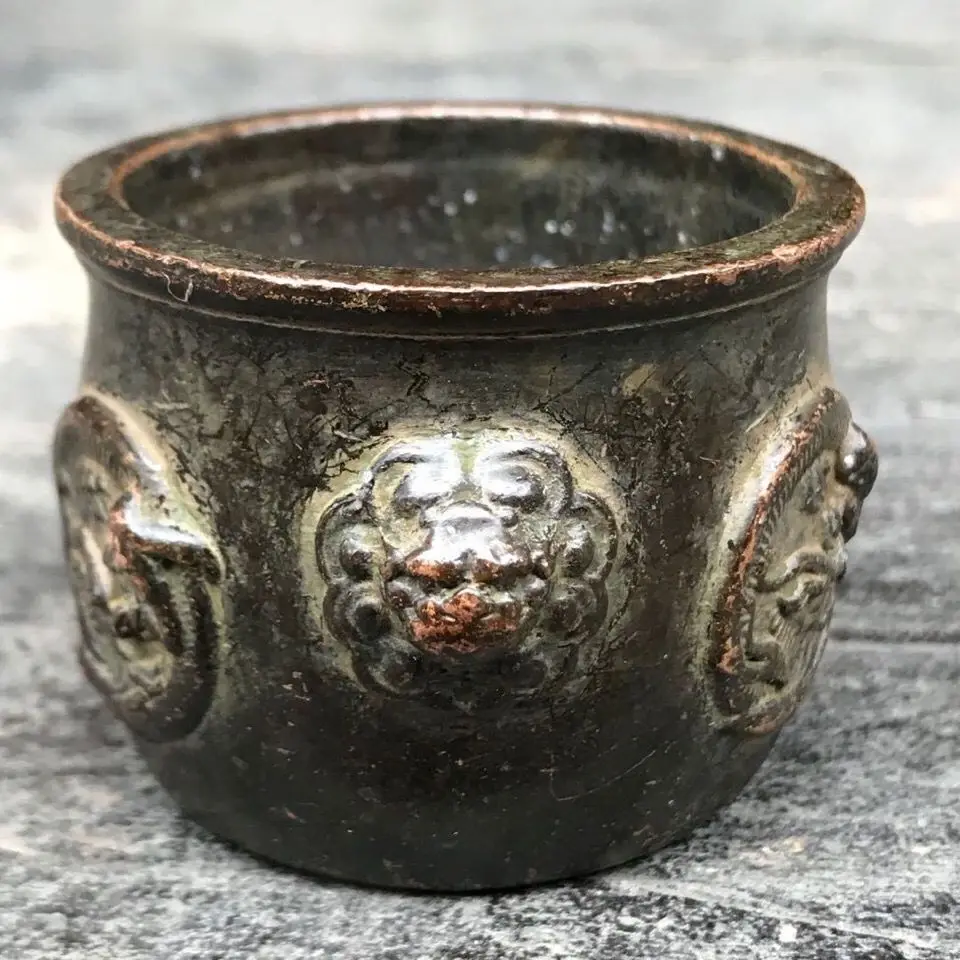 Bronze incense burner retro lion head Xuande secondhand household bronze  burner pen washing copper cylinder