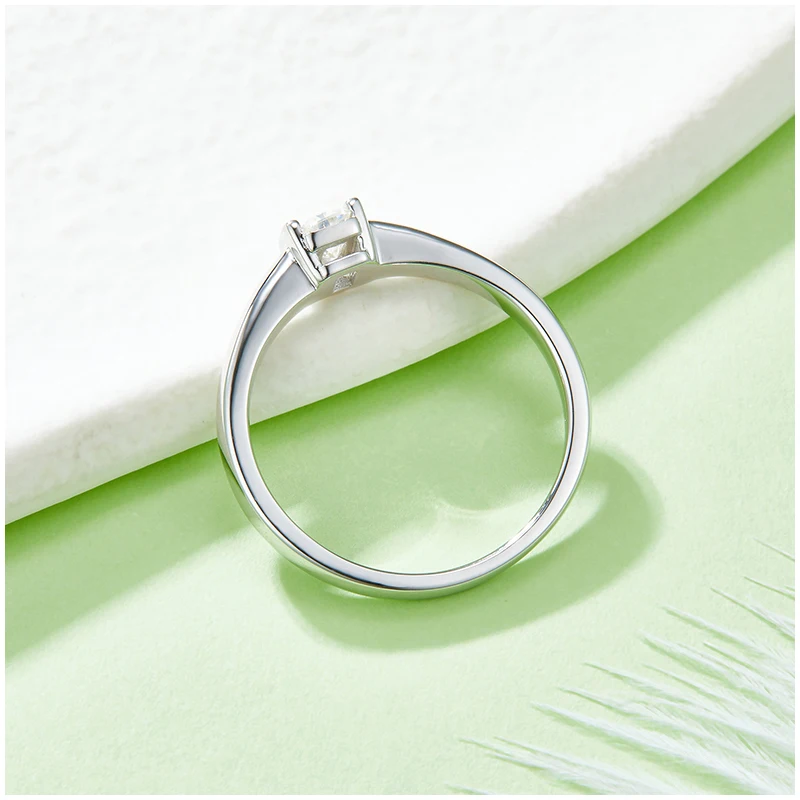 HanYu-anillo clásico radiante S925 para mujer, chapado en plata, oro blanco, 0,5 quilates D VVS moissanita GRA Cert