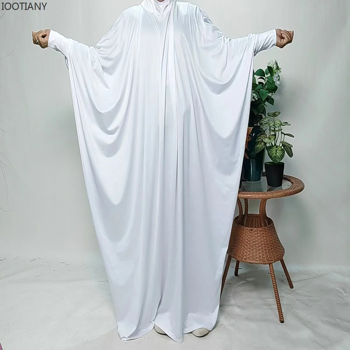 

IOOTIANY 2024 Long Sleeve Casual Oversized Swing Solid Colour Batwing Sleeve Plus Size Dress Middle East Arab Robe Hooded Dress