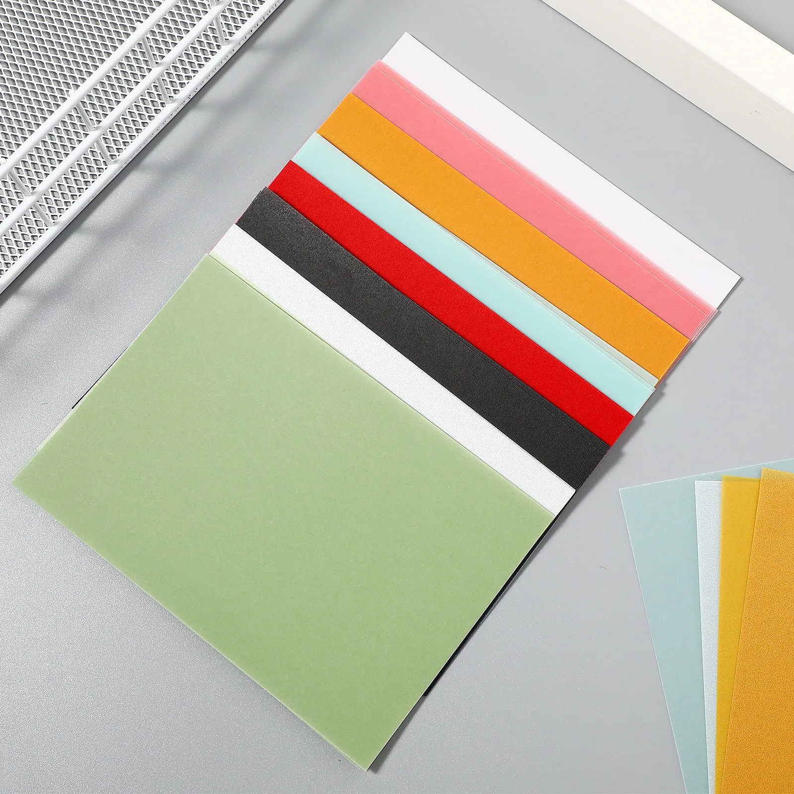 50Sheet Colored Tracing Paper Translucent Fade Resistant 15x10cm Perfect for Sketching Drawing Calligraphy Printing Art Crafts