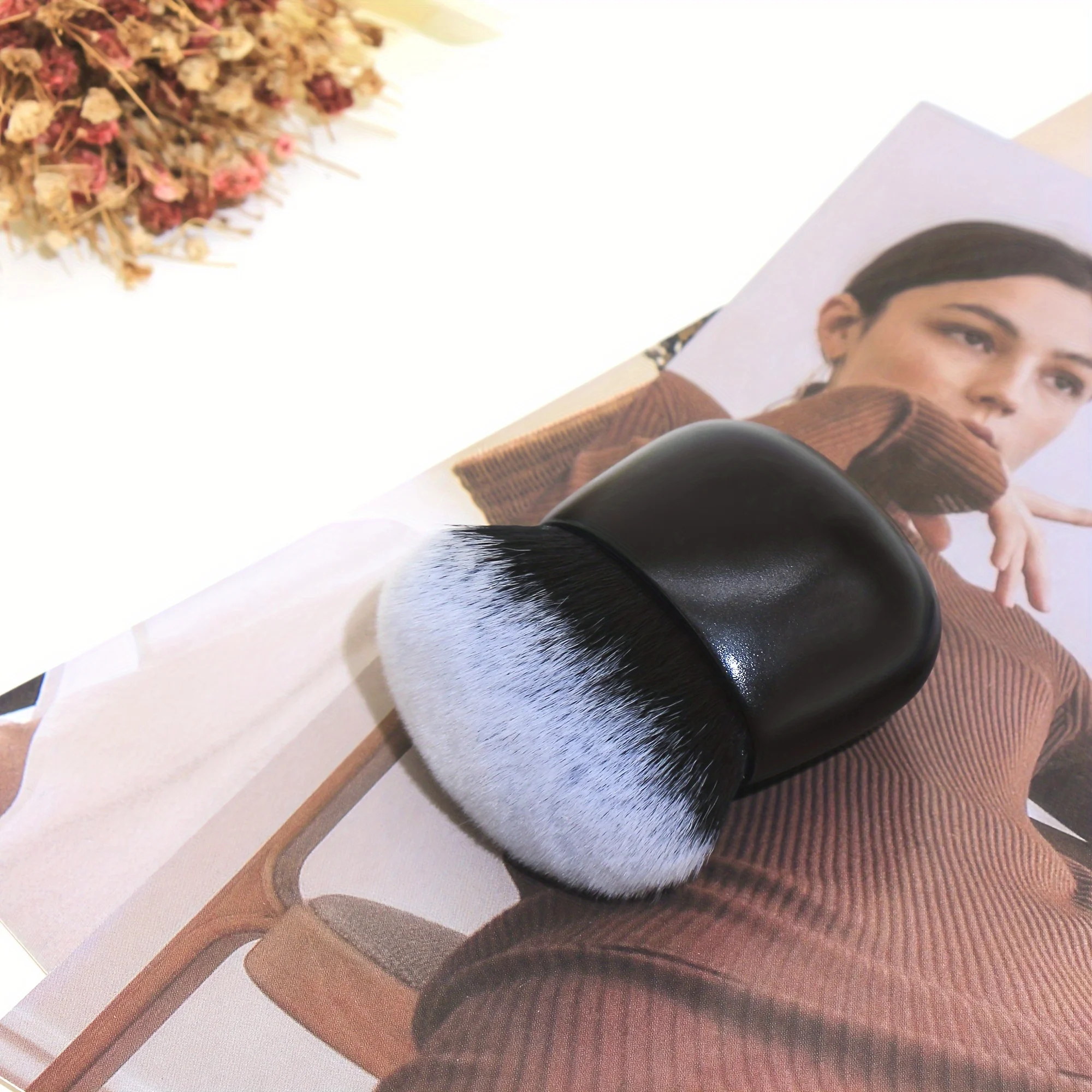 Pennello per trucco singolo di vendita caldo Pennello morbido per fondotinta Kabuki Pennello magico per crema BB Strumenti di bellezza per cosmetici portatili di alta qualità