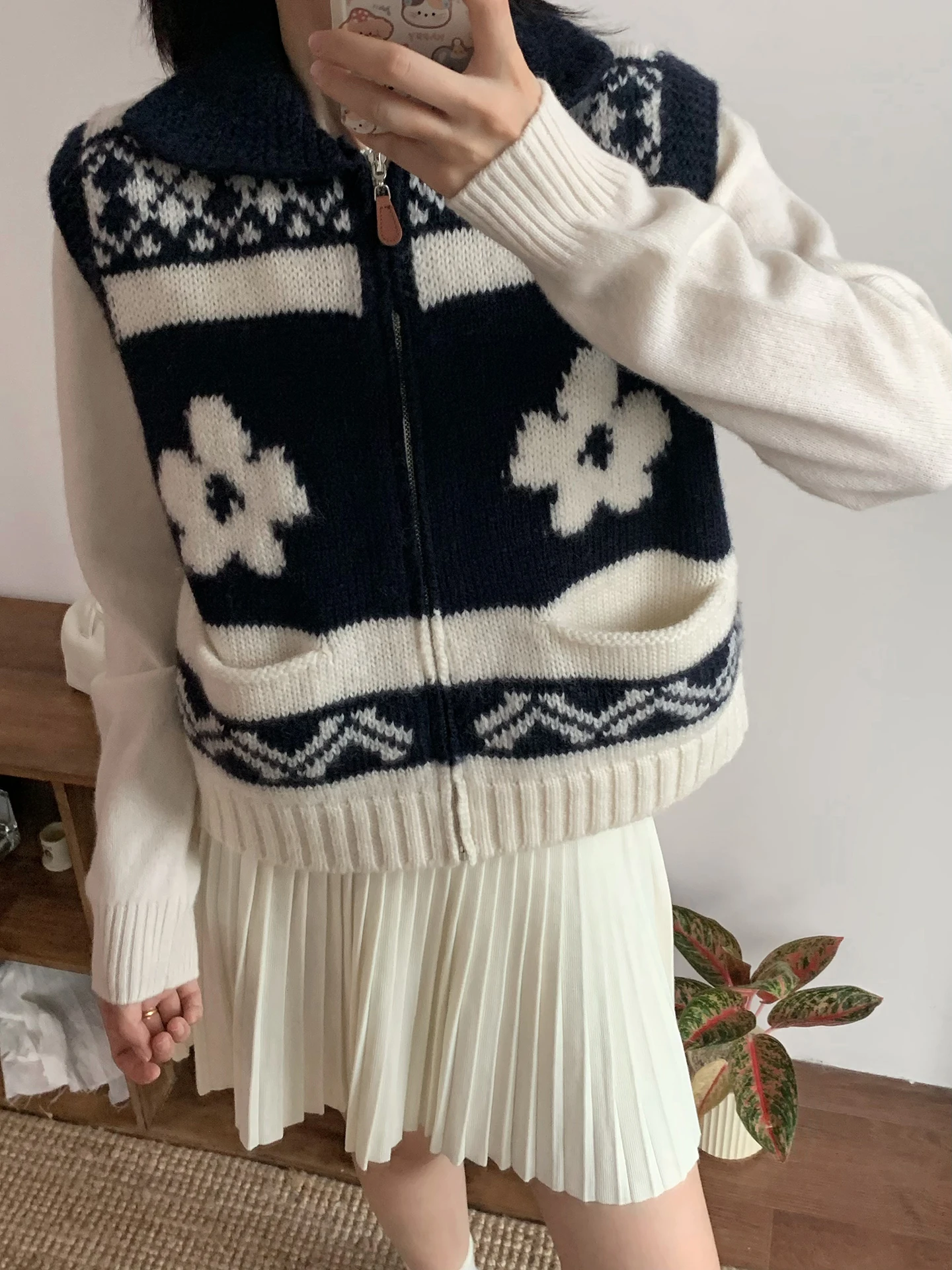 

Корейский вязаный жилет в стиле Fair Isle для женщин, свободный крой, винтажная вышивка, отложной воротник, универсальный для многослойных образов