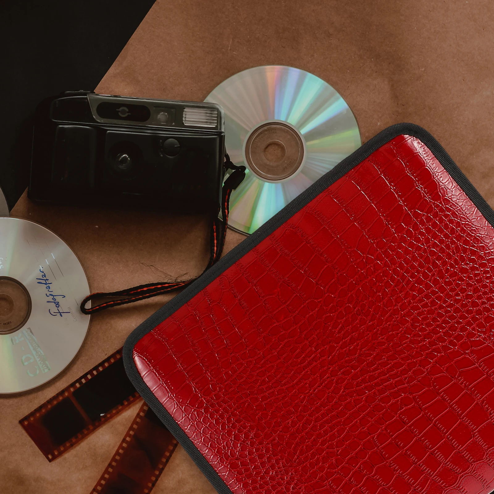 

CD Bag Large Capacity DVD Storage Bag PU Material Smooth Zipper Organizer for CD DVD Hold 200 Discs Car Home Use