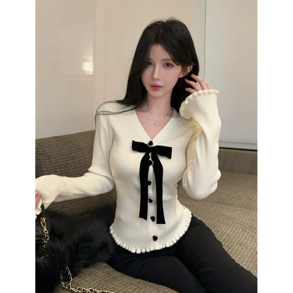 스위트 노트 하트 블루 V넥 슬림 니트 스웨터 트렌디 여성 패션 가을 겨울 신상 이너웨어 롱...