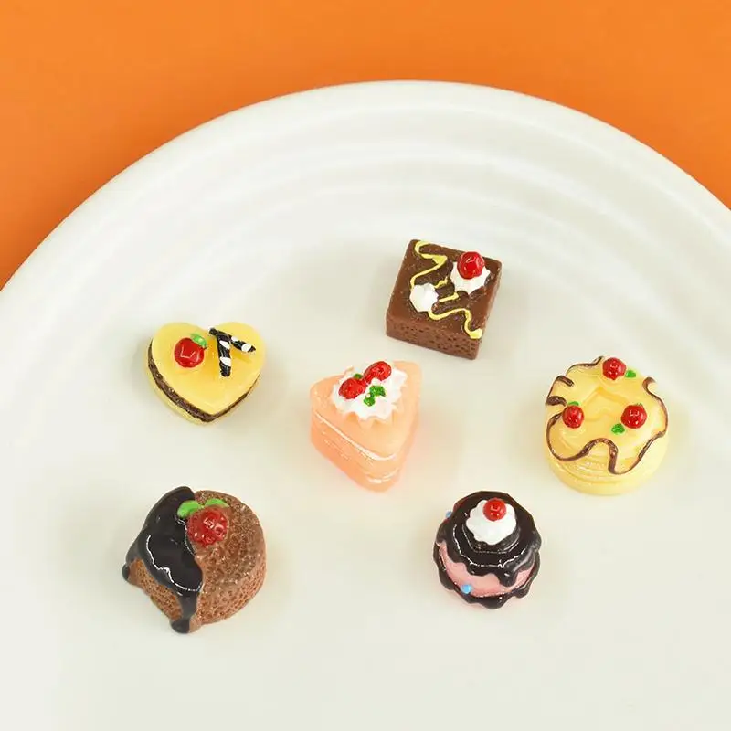 Toy Dollhouse Mini Cakes 6pcs Set for Realistic Bakery Play and Room Decoration