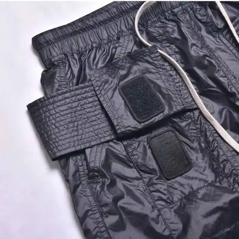 HKSH ฤดูใบไม้ผลิฤดูร้อนใหม่บางเข่าความยาวกางเกงเยาวชน High Street แฟชั่นกางเกงขาสั้นผู้ชาย INS Tide Chic Dark Niche Design Capris HK0825