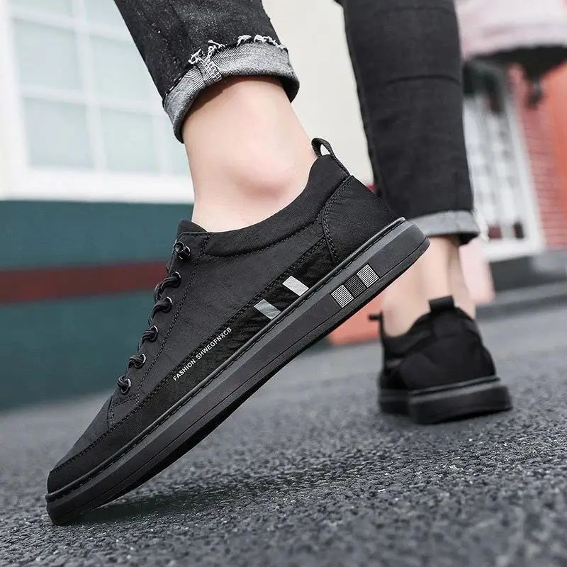 Board shoes for men in spring 2025 popular new products breathable and casual men's board shoes European station men's shoes