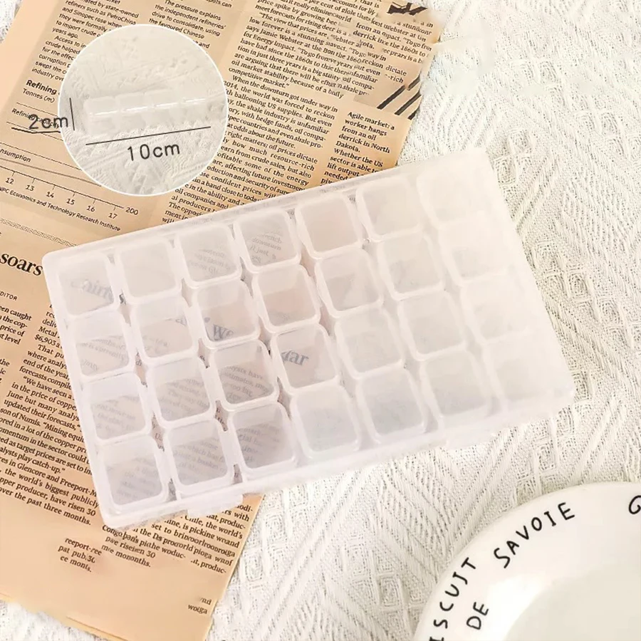 

Transparent acrylic jewelry storage box with 28 or 56 compartments for anti-oxidation jewelry, suitable for storing necklaces, e