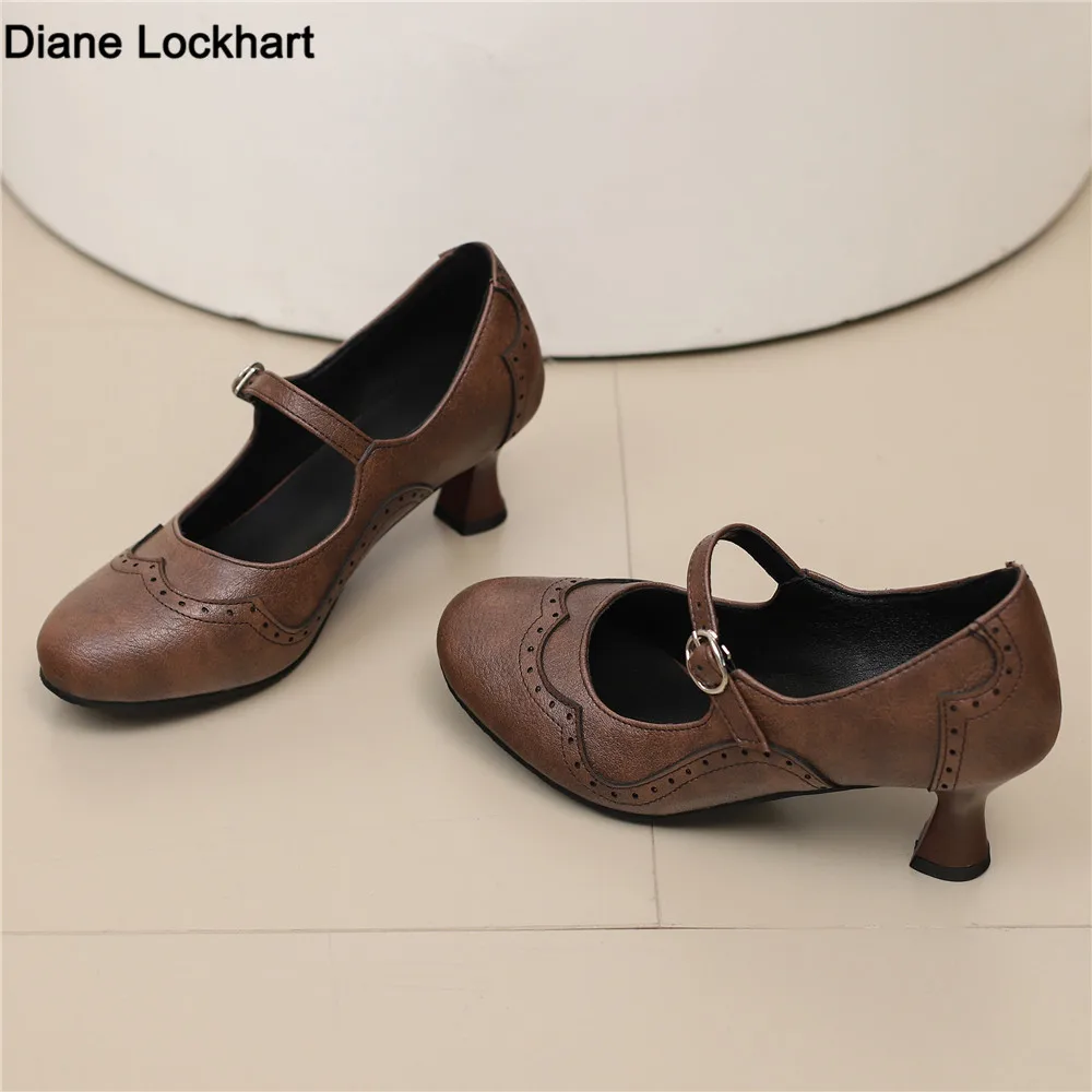 

2025 Spring Vintage PU Leather Women's Shoes Rome Style Splice Pointed Toe Ankle Strap Buckle Ladies High Pumps Plus Size 32-48