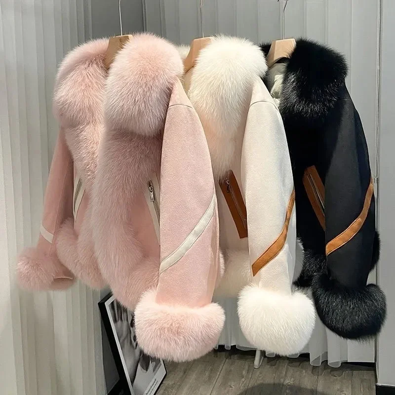 2025 Cappotto in pelle scamosciata impiombata in pelliccia di volpe imitazione Donna Stile corto Inverno Nuovo stile con cotone aggiunto addensato caldo e cappotti di pelliccia