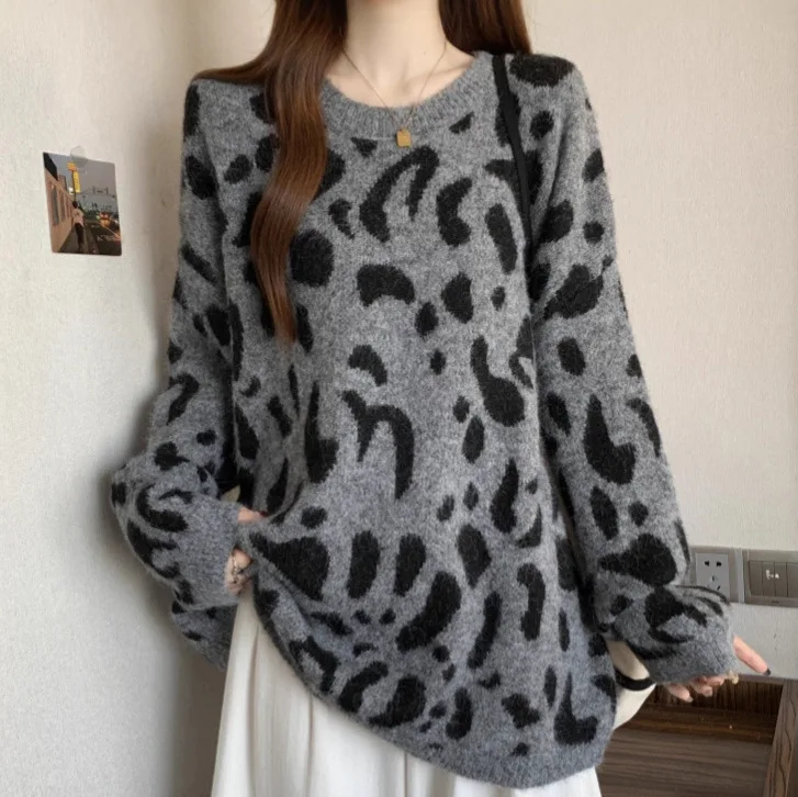 Leopard Print Loose Long-sleeved Knitted Pullover Women's 2026 Autumn and Winter New Crew Neck Lazy Sweater Top
