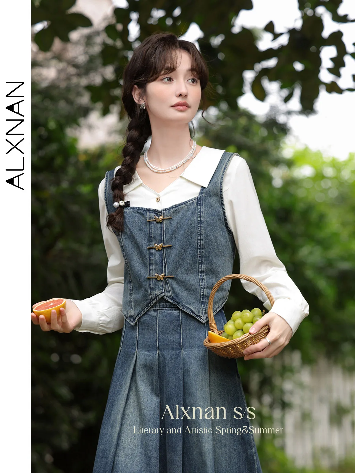 

ALXNAN Women's French Retro Denim Vests Square Neck Irregular Hem Butterfly Metal Button Fall Winter Tops Sold Separately L33550