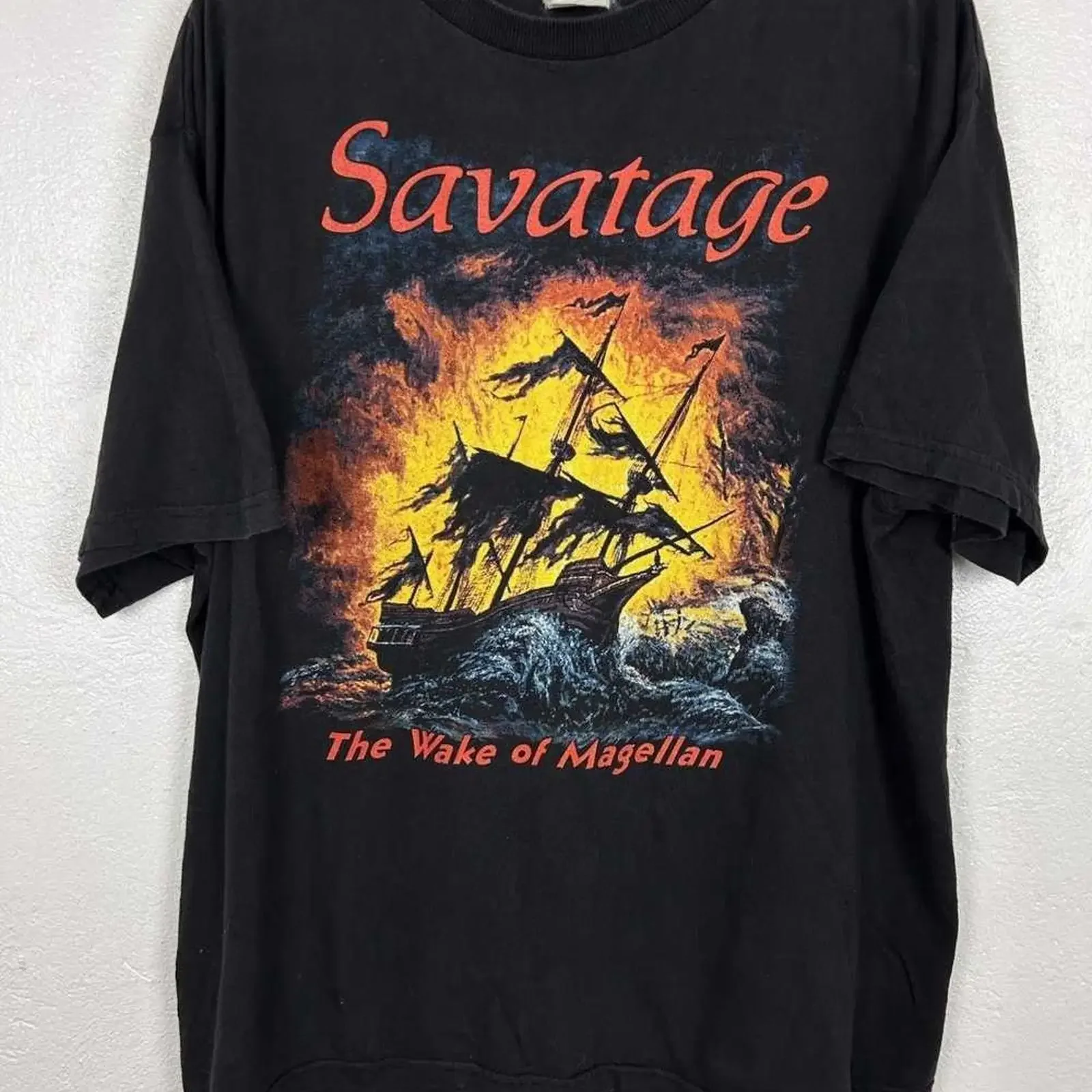 T-Shirt Vintage 90er Jahre Savatag 1998 Wake Of Magellan Band 16D392 Vintage Washed Bequem weich leicht dehnbar leicht homme