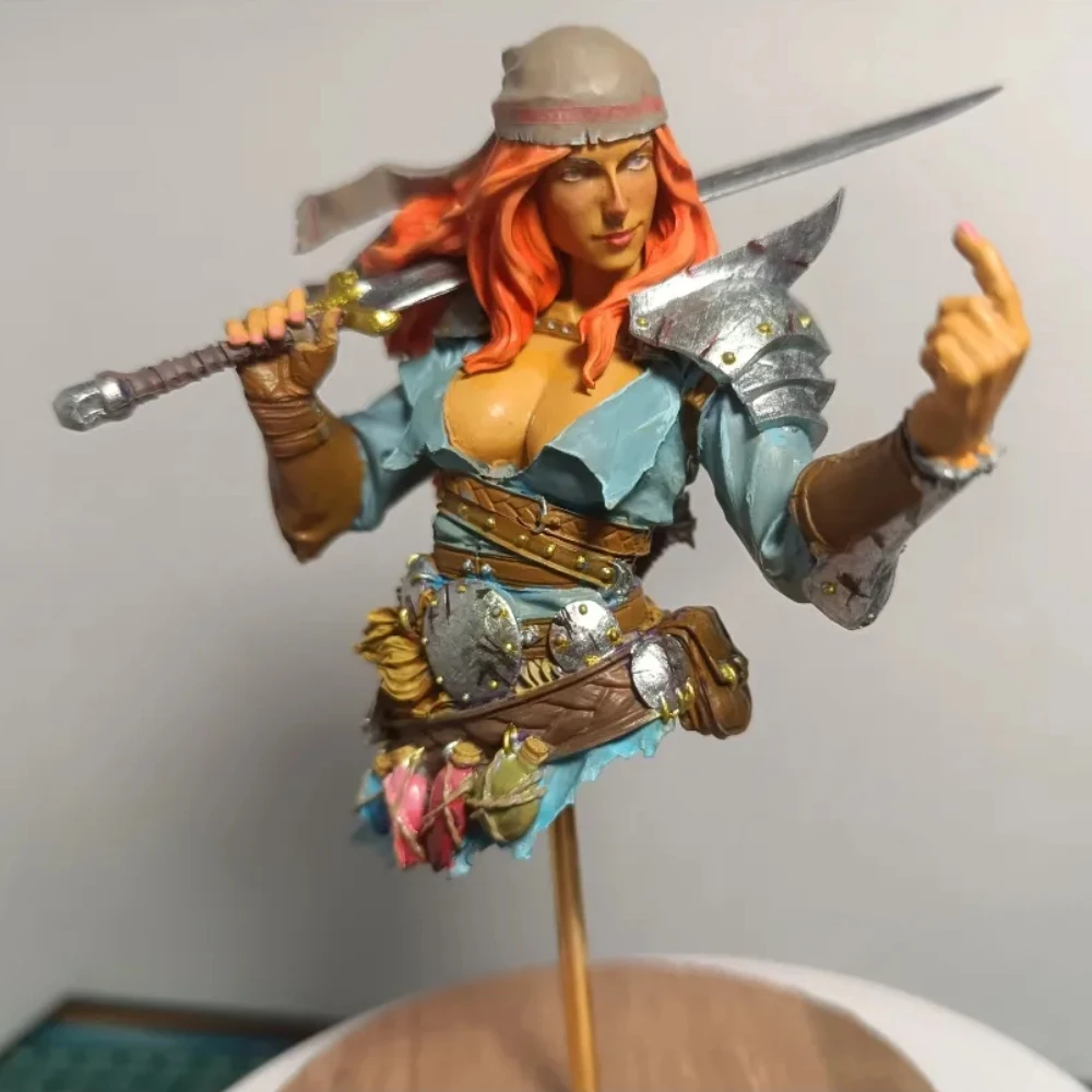 1/10 Eine Büste eines weiblichen Piratenharzfiguren 3D-gedruckter Soldat Mini weiße Modelle Selbstmontage DIY Färbung Figuren Handwerk