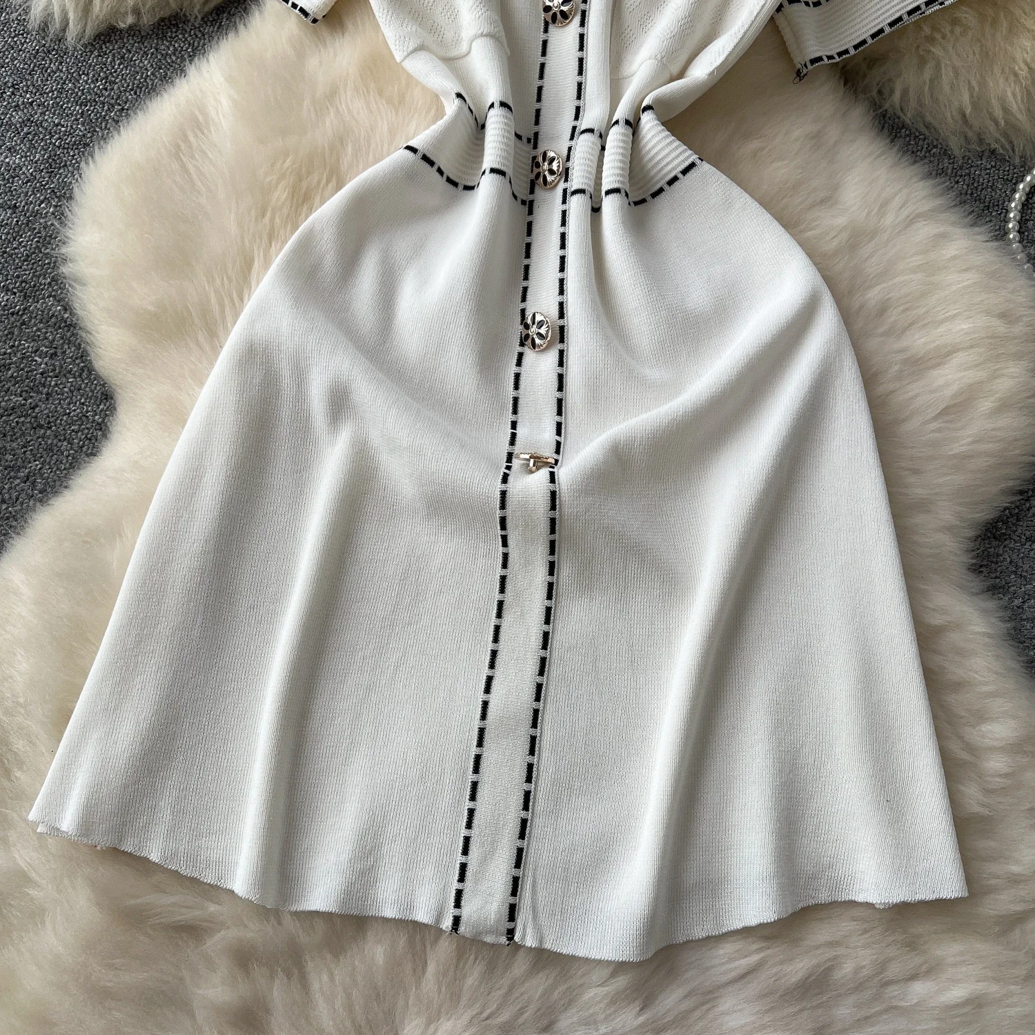 REALEFT 2025 ฤดูร้อนใหม่ผู้หญิงวินเทจถักชุดสั้นแขนสั้นปุ่มเอวสูงO-คอสบายๆเสื้อถักA-Line Dress