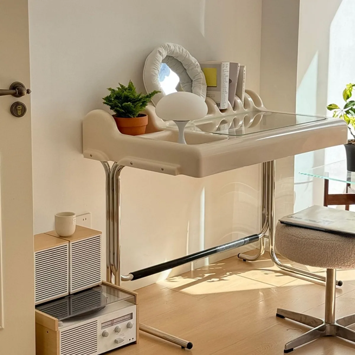 Classic cream-style office computer desk, home bedroom makeup storage desk