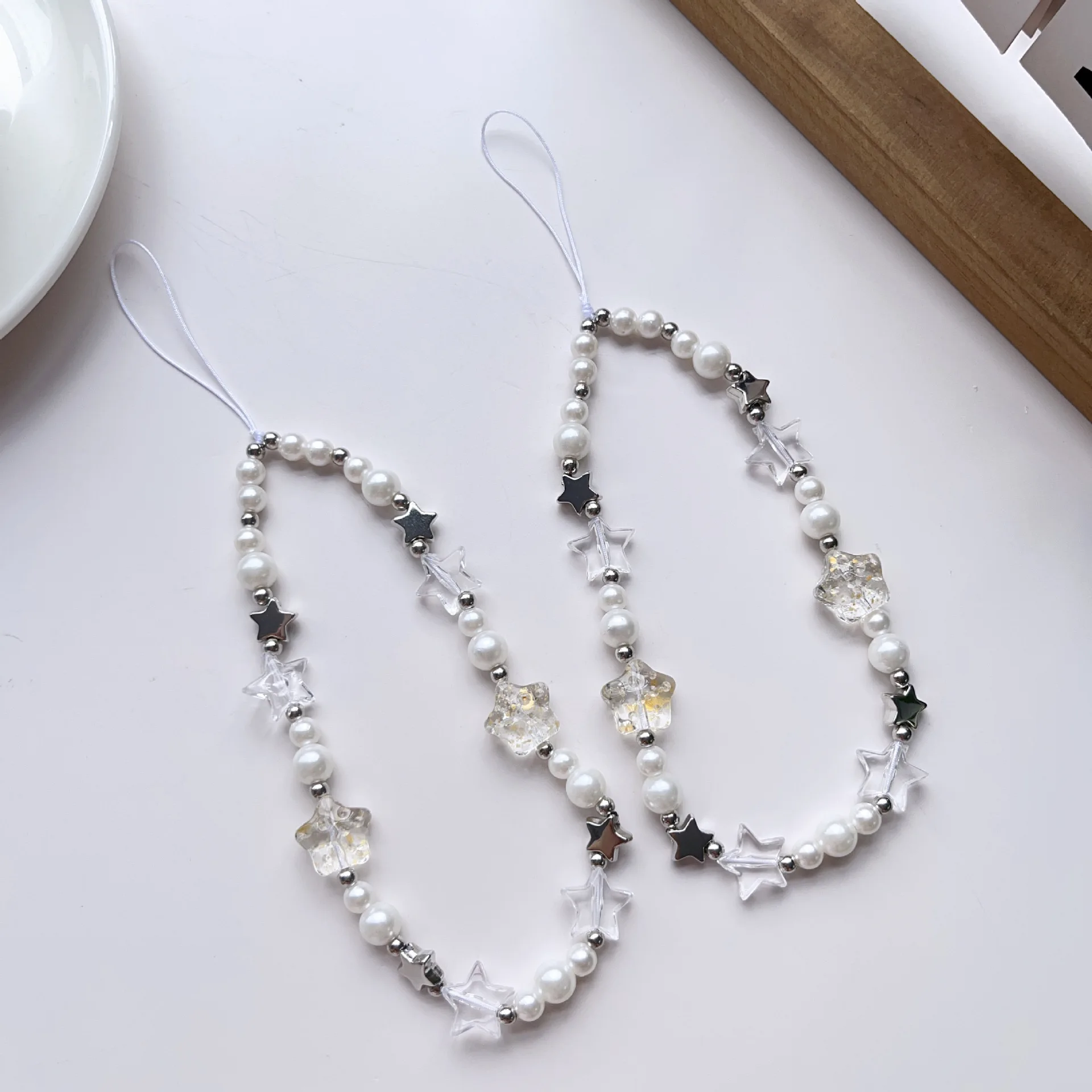 

Новая цепочка для телефона 2026 года с жемчугом и бусинами, короткий ремешок-шарм для чехла, милый аксессуар для девочек