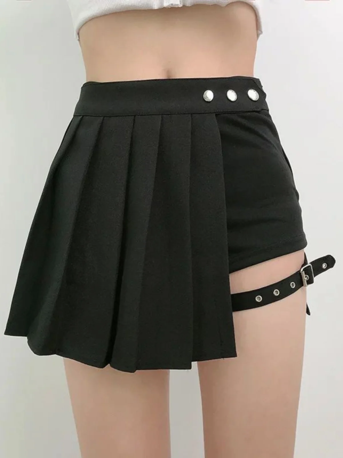 กระโปรงจีบสีดำเซ็กซี่พร้อมดีไซน์ห่วงขากระโปรงโพลีเอสเตอร์สตรีทสเลสำหรับหญิงสาวทรงเอ-ไลน์หรือความยาว