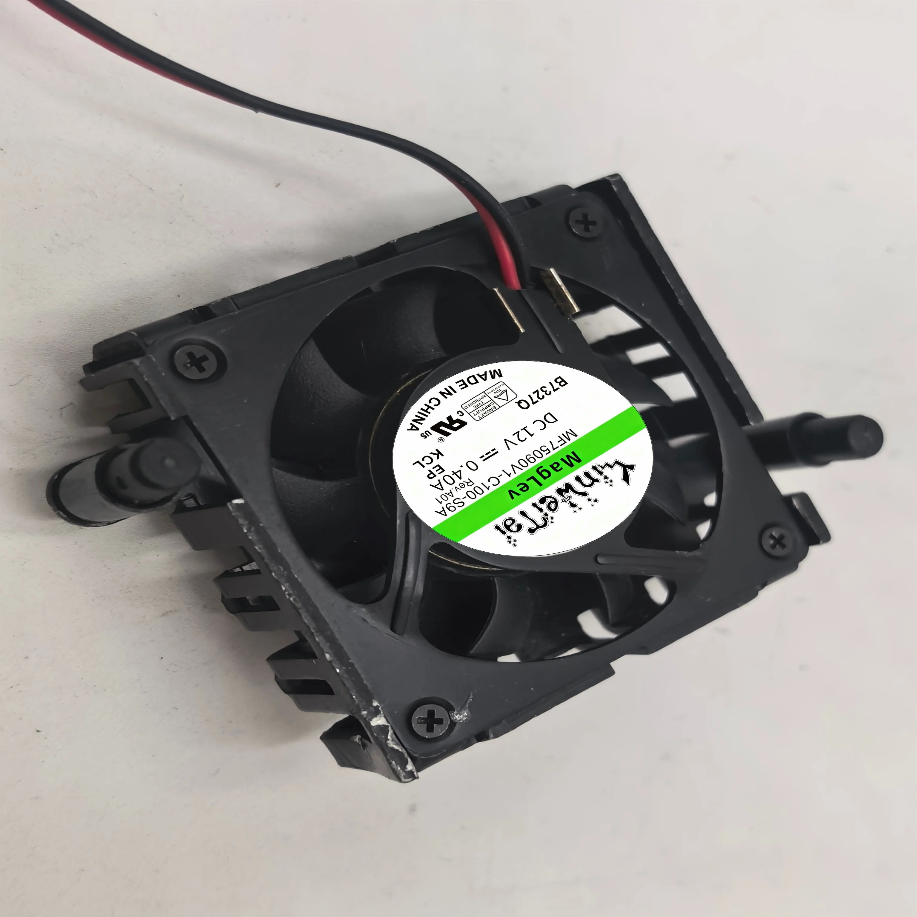 Nuevo ventilador original YINWEITAI para ARX Cera Dyna VGA COOLER, ventilador de refrigeración de 55mm y 2 pines