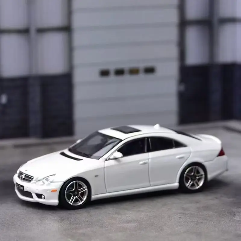 Spot FH 1:64 Benz CLS 63 AMG الجيل الأول Mk1 C219 سبيكة مغلقة بالكامل، نموذج سيارة