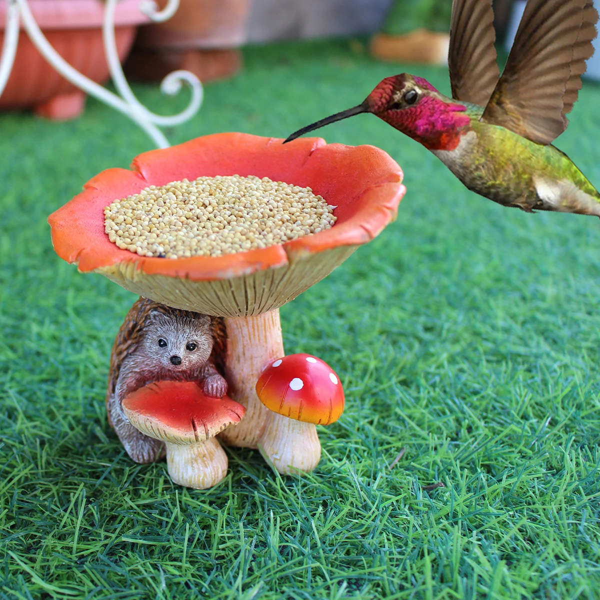 Hedgehog Mushroom Bird Feeder, Suitable for Bird Enthusiasts, Garden Decoration Bird Feeder, Bonsai Decoration Statue, Handmade