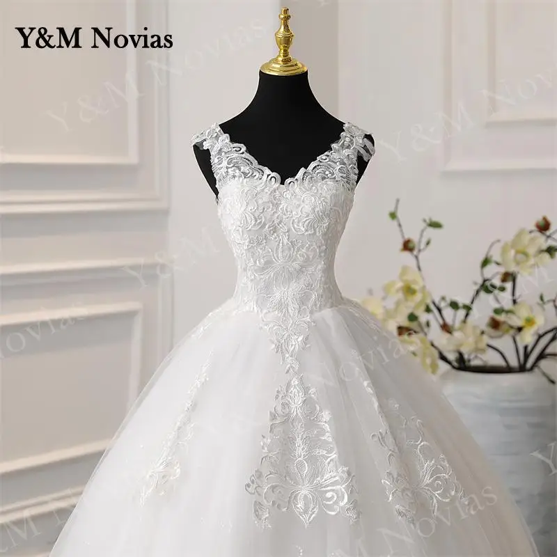 Y & m vestido de noiva sem mangas com decote em v vestido de casamento pluse tamanho luxo longo laço bordado apliques marfim branco vestido de noiva