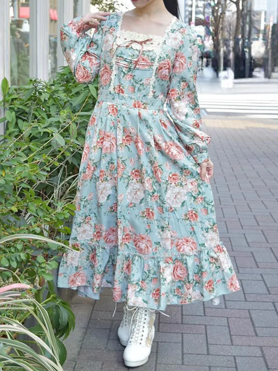 

Женское платье миди А-силуэта с цветочным принтом, кружевными вставками и квадратным вырезом, модель TS36X243 от Axes Femme