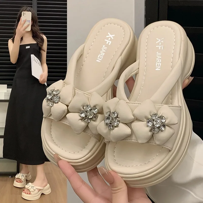 2024 Summer New Net Red Everything with Thick Bottom Temperament Fashion Beach Slippers Tidal Flower Slippers Women Wear Outside