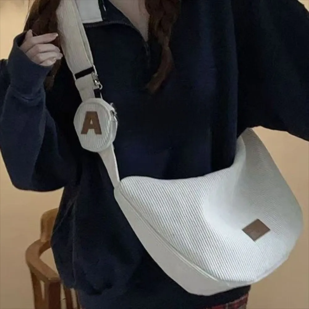 Borsa a tracolla da donna di grande capacità Borsa versatile per gnocchi Borsa a tracolla in velluto a coste Borsa per ascella per il tempo libero alla moda in tinta unita