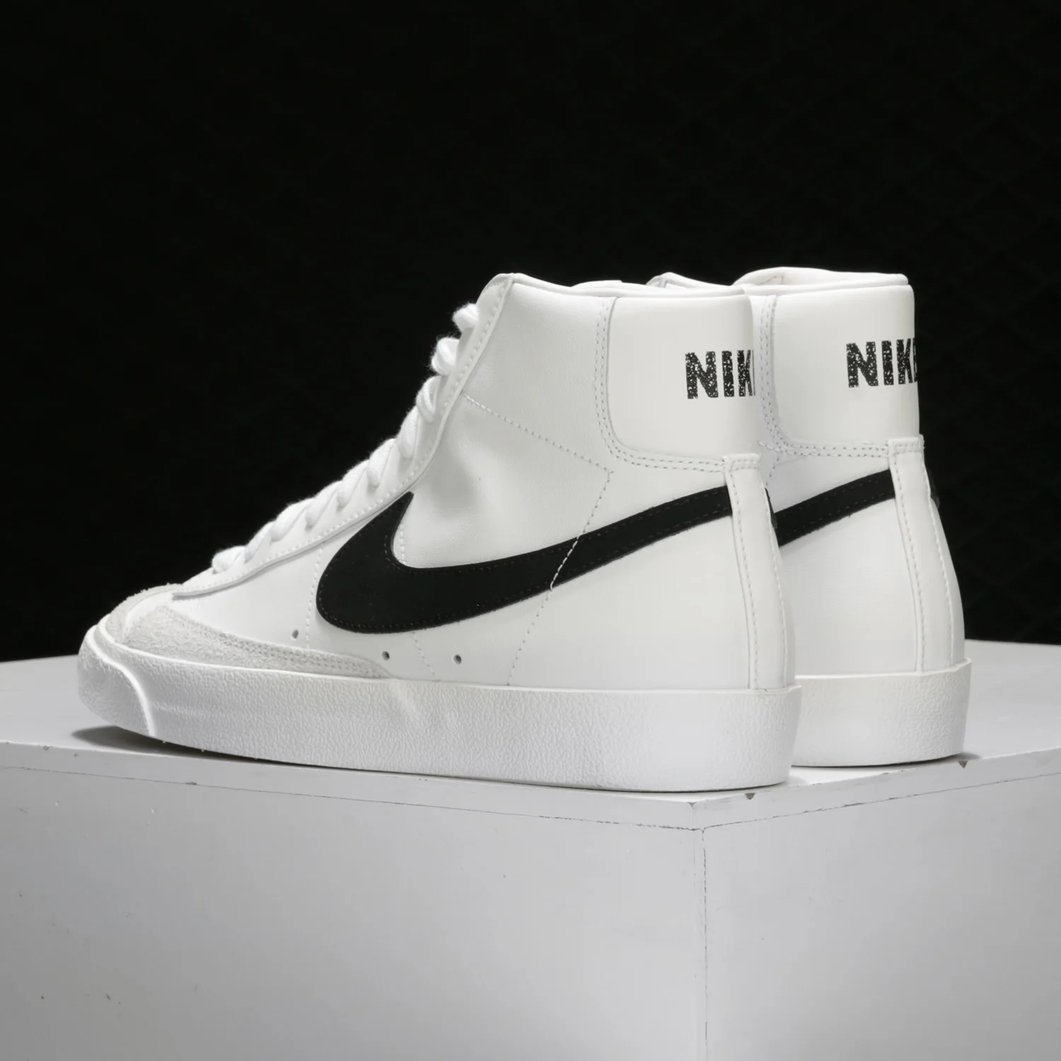 حذاء Nike Official Authentic BLAZER MID '77 للرجال والنساء كاجوال مريح BQ6806-100