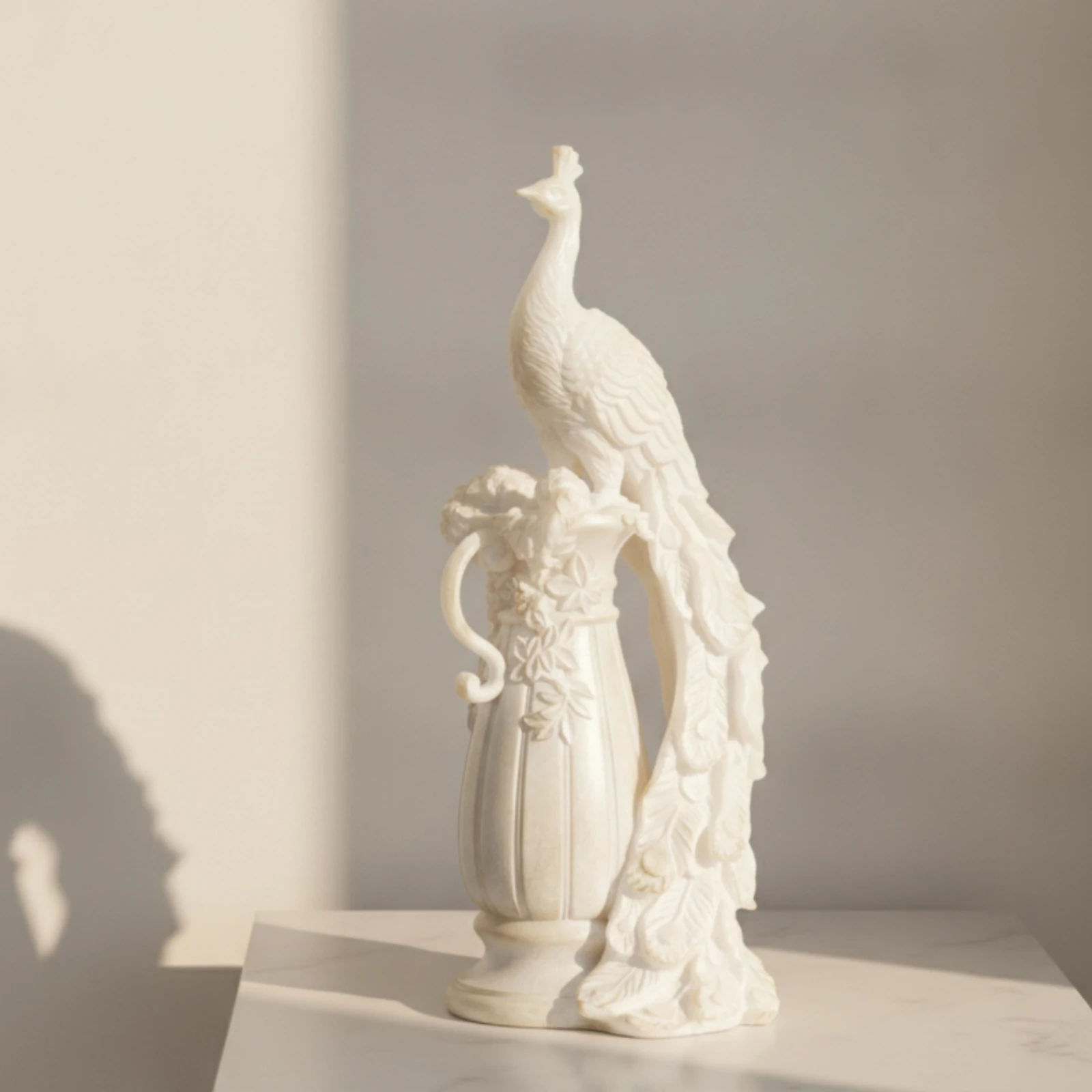 Peacock Sculpture with Pedestal Ornate Peacock Sculpture Decor Vibrant Long-Lasting for Living Room, Entryway