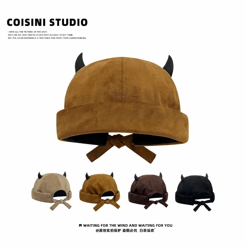 Japanische Retro-Wildleder-Mütze mit kleinen Teufelshörnern für Männer und Frauen im Herbst und Winter, Nischen-Trend Hip-Hop-Melonenhaut-Kappe – Detail 1