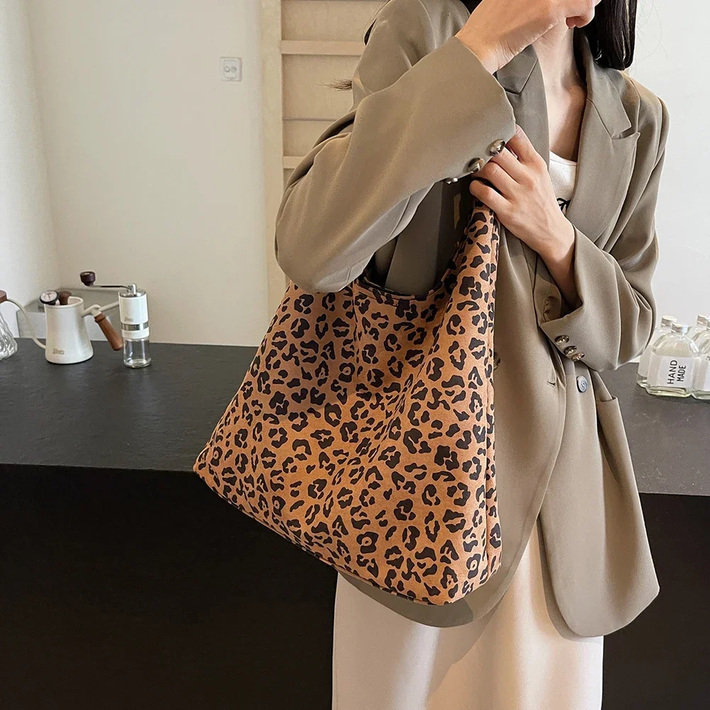 

Women Top Handle Bag Large Capacity Casual Tote Purse with Small Purse Leopard Print Tote Bag Hasp Closure Stylish Commuting Bag